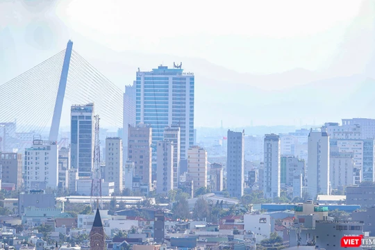 Nền kinh tế Đà Nẵng trong tháng 10/2025 đang được dẫn dắt bởi sự tăng trưởng mạnh mẽ của du lịch và giao dịch bất động sản.