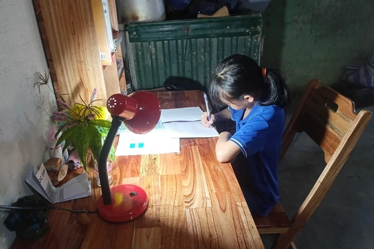  Chương trình Góc học tập cho em, do huyện Hoà Vang (Đà Nẵng) phát động đã tiếp thêm động lực đến trường cho trẻ em nghèo trên địa bàn huyện