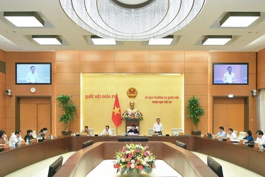 Quang cảnh phiên họp thứ 26 của Ủy ban Thường vụ Quốc hội (Ảnh: Gian Hân)