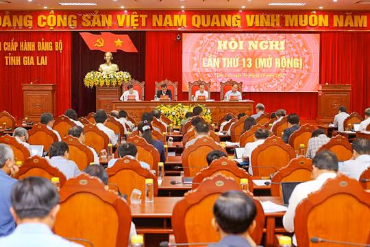 Quang cảnh Hội nghị lần thứ 13, Ban Chấp hành Đảng bộ tỉnh Gia Lai khóa XVI. (Ảnh: TT&CS)