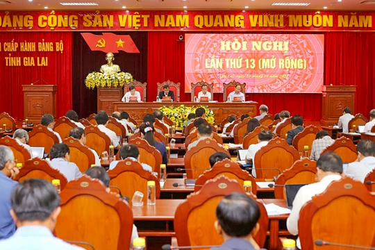 Quang cảnh Hội nghị lần thứ 13, Ban Chấp hành Đảng bộ tỉnh Gia Lai khóa XVI. (Ảnh: TT&CS)