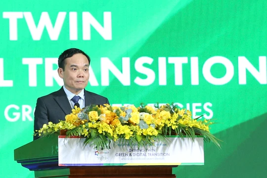 Phó Thủ tướng Chính phủ Trần Lưu Quang phát biểu tại diễn đàn Nhịp cầu phát triển Việt Nam (Vietnam Connect Forum) năm 2023 diễn ra tại Đà Nẵng.