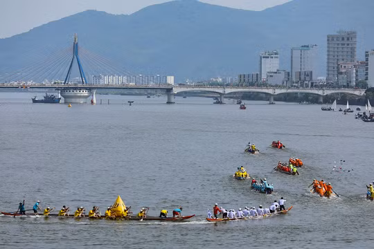 Các đội đua vào tiêu 