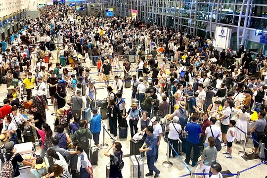 Khu vực hành khách làm thủ tục bay tầng 2 - Nhà ga T2 (ảnh AHT cung cấp)