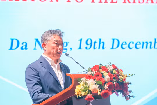 Ông Yoshikuni Wantanabe - Thị trưởng TP Kirasazu (Nhật Bản) phát biểu tại buổi xúc tiến du lịch TP Kirasazu với TP Đà Nẵng