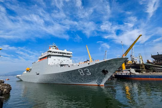 Tàu huấn luyện Thích Kế Quang thuộc Học viện Tàu thuyền Đại Liên - Hải quân Trung Quốc đã cập cảng Tiên Sa, Đà Nẵng