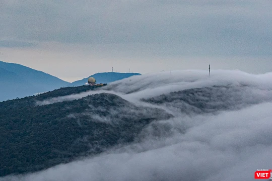Suối mây đẹp ngỡ ngàng ở Sơn Trà trong ngày Tết Quý Mão