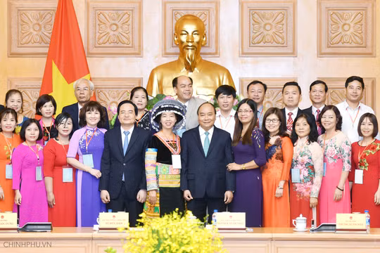 Thủ tướng: Người thầy phải 'gieo mầm' những phẩm chất tốt đẹp