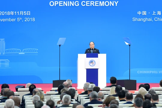 Thủ tướng Nguyễn Xuân Phúc phát biểu tại lễ khai mạc Hội chợ CIIE 2018 - Ảnh: VGP/Quang Hiếu