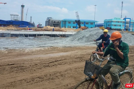 Một góc công trường Khu liên hợp gang thép Hòa Phát Dung Quất.