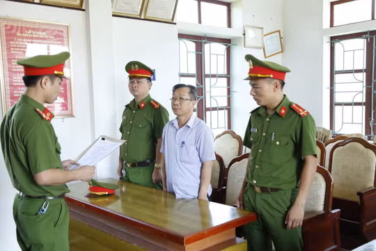 Khởi tố bị can, bắt tạm giam đối với Đinh Văn Dũng, nguyên Tổng giám đốc Công ty Cổ phần Chăn nuôi Bình Hà. (Ảnh: Công an Hà Tĩnh)