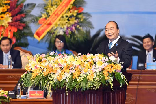 Thủ tướng yêu cầu SV học ra trường không chỉ tìm việc làm mà phải có suy nghĩ khởi nghiệp. (Ảnh: VPCP)