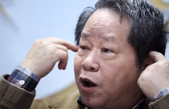 Nhà quan sát Nguyễn Trần Bạt.