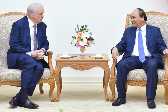 GS. Thomas Vallely tiếp kiến Thủ tướng Nguyễn Xuân Phúc. (Ảnh: VGP)