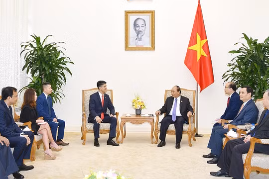 Thủ tướng Nguyễn Xuân Phúc tiếp Chủ tịch Tập đoàn Coca-Cola Cali Dragan. Ảnh: VGP/Quang Hiếu.