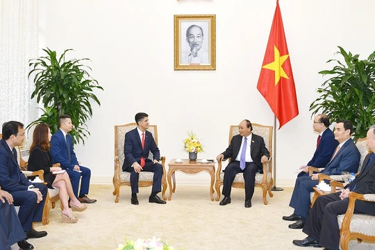 Thủ tướng Nguyễn Xuân Phúc tiếp Chủ tịch Tập đoàn Coca-Cola Cali Dragan. Ảnh: VGP/Quang Hiếu.