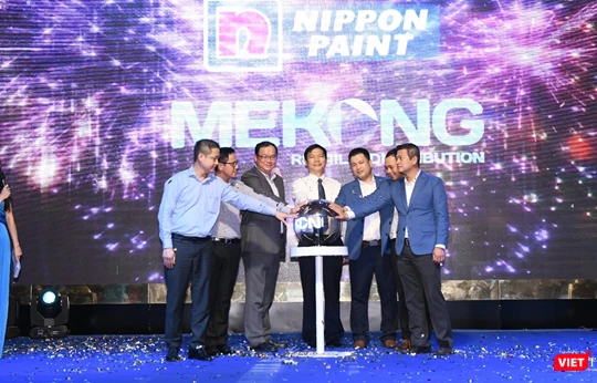 Hình ảnh đánh dấu hợp tác giữa Nippon Paint Việt Nam và Mekong Retail & Distribution.