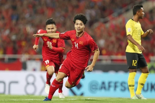 Công Phượng là tác giả của một trong hai bàn thắng ở vòng bảng AFF Cup năm nay vào lưới Malaysia. Ảnh: Đức Đồng.