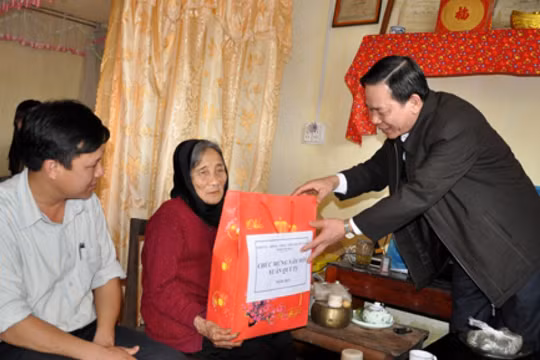 Dành hơn 362 tỷ đồng tặng quà Tết cho người có công