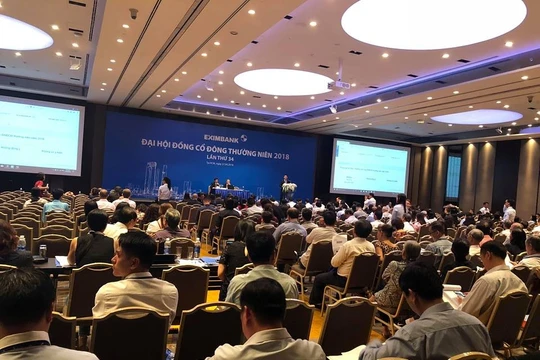 ĐHĐCĐ Eximbank: 3 ứng viên xin rút vào phút chót, cựu CEO Nam A Bank Lương Thị Cẩm Tú "một mình một ngựa". (Ảnh: P.H)