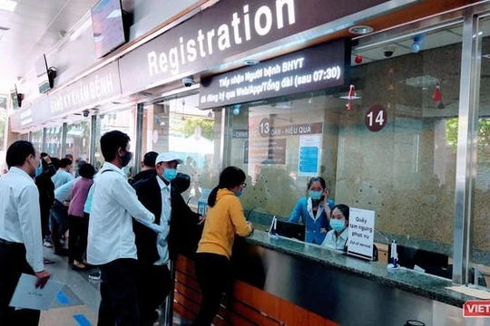 Người dân chỉ sử dụng một loại giấy tờ căn cước công dân khi đi khám bệnh vì đã tích hợp sử dụng thẻ căn cước công dân thay cho thẻ bảo hiểm y tế.