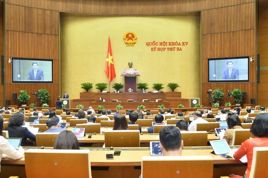 Tổng Thư ký Quốc hội Bùi Văn Cường cho biết, Quốc hội, các cơ quan của Quốc hội đã chủ động điều chỉnh, cải tiến, đổi mới cách thức tiến hành hoạt động giám sát để vừa đáp ứng được yêu cầu nâng cao hiệu lực, hiệu quả, vừa phù hợp với tình hình thực tiễn.