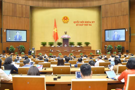 Tổng Thư ký Quốc hội Bùi Văn Cường cho biết, Quốc hội, các cơ quan của Quốc hội đã chủ động điều chỉnh, cải tiến, đổi mới cách thức tiến hành hoạt động giám sát để vừa đáp ứng được yêu cầu nâng cao hiệu lực, hiệu quả, vừa phù hợp với tình hình thực tiễn.