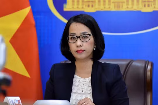 Phó Phát ngôn Bộ Ngoại giao Phạm Thu Hằng tại buổi họp báo thường kỳ. Ảnh: BNG.