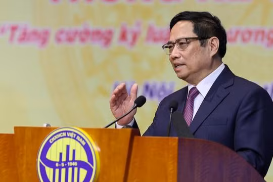 Từ kinh nghiệm qua nhiều vị trí công tác tại nhiều cơ quan, nhiều cấp khác nhau, Thủ tướng cho biết trong nhiều trường hợp còn thiếu các số liệu, dữ liệu để đưa ra các quyết định, chính sách.