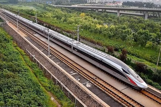 Dự án đường sắt tốc độ cao Bắc - Nam dài 1.545km, tốc độ khai thác tối đa khoảng 320km/h. Ảnh: Internet.