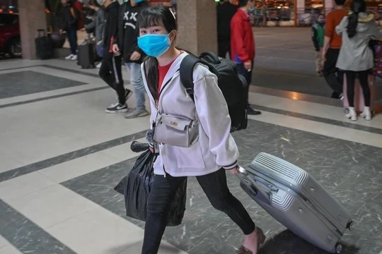 Một số tỉnh thành ra thông báo quy định về cách ly đối với bà con về quê ăn Tết.