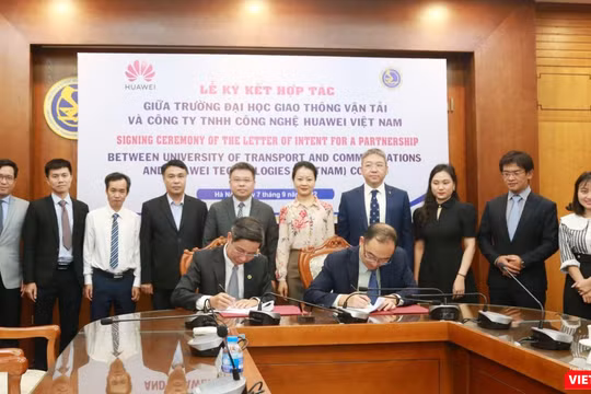 Lễ ký kết giữa Huawei Việt Nam và Đại học Giao thông Vận tải