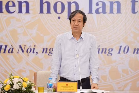 Bộ trưởng Bộ Giáo dục và Đào tạo Nguyễn Kim Sơn - Chủ tịch Hội đồng Giáo sư Nhà nước nhiệm kỳ 2018-2023 - chủ trì phiên họp (ảnh: Hội đồng Giáo sư Nhà nước).