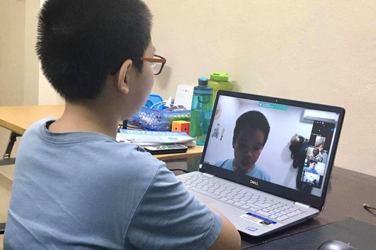 Vốn vay được sử dụng để mua máy tính, thiết bị đủ điều kiện đáp ứng yêu cầu học tập trực tuyến bao gồm: máy tính để bàn, máy tính xách tay, máy tính bảng,...