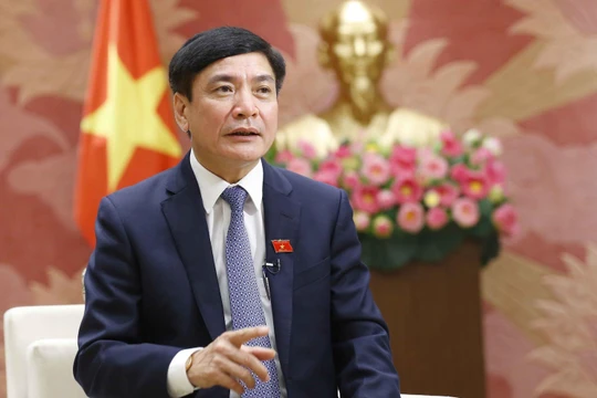 Tổng Thư ký Quốc hội, Chủ nhiệm Văn phòng Quốc hội Bùi Văn Cường làm Trưởng ban Ban Chỉ đạo xây dựng và thực hiện Đề án Quốc hội điện tử.