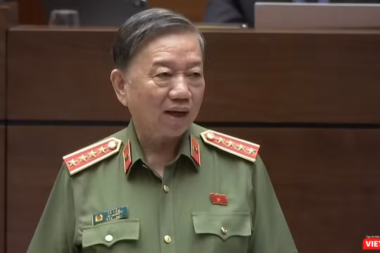 Bộ trưởng Tô Lâm nhấn mạnh Bộ Công an không có chủ trương thu hộ khẩu giấy để làm khó cho nhân dân.