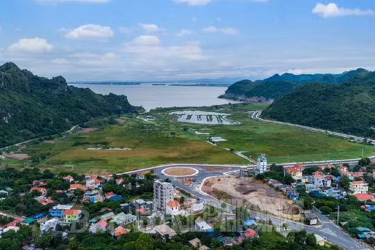 Khu đô thị, du lịch dịch vụ khoáng nóng và sân gôn quốc tế Xuân Đám có địa thế tựa núi - hướng biển