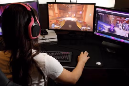 Stream đã trở thành miếng bánh tỉ USD, đây cũng chính niềm ước ao của rất nhiều bạn trẻ thế hệ GenZ đam mê game và thể thao điện tử. Ảnh: Trí thức trẻ.