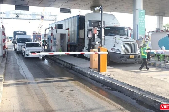 Kể từ 1/8, toàn bộ tuyến cao tốc trên cả nước đã chuyển sang sử dụng dịch vụ thu phí theo hình thức điện tử không dừng (ETC). 