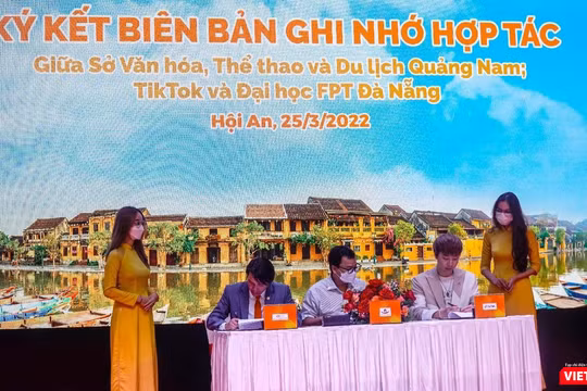 Đại diện Sở Văn hóa, Thể thao và Du lịch Quảng Nam và Đại diện TikTok Việt Nam ký kết thỏa thuận hợp tác chiến lược nhằm thúc đẩy du lịch địa phương