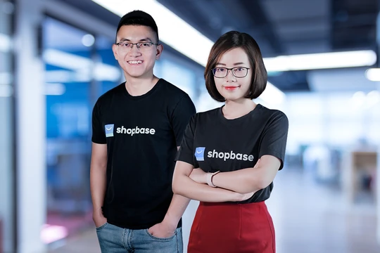 Hai nhà sáng lập OCG Quân Trương (trái) và Phương Anh Hà.