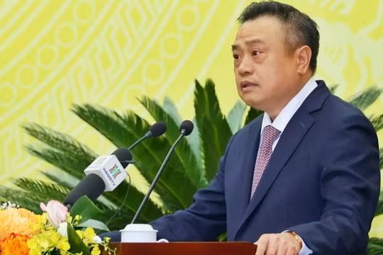 Tân Chủ tịch UBND TP Hà Nội Trần Sỹ Thanh phát biểu sau khi nhậm chức. Ảnh: VTC News.