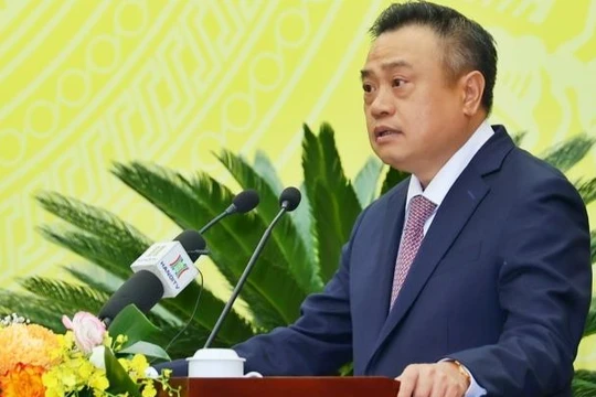 Tân Chủ tịch UBND TP Hà Nội Trần Sỹ Thanh phát biểu sau khi nhậm chức. Ảnh: VTC News.