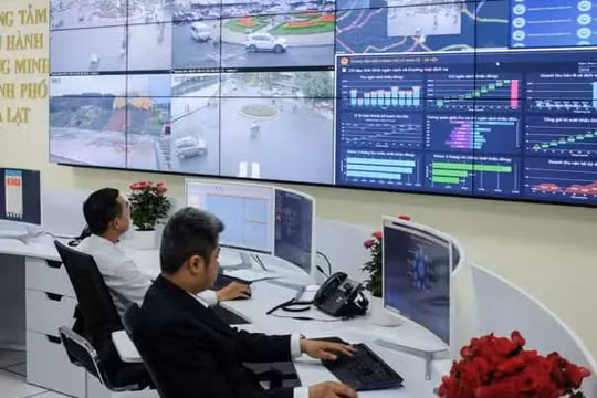 Trung tâm điều hành thông minh là “bộ não điều hành số” không thể thiếu của các địa phương. Đà Lạt là thành phố đầu tiên trên cả nước đưa trung tâm điều hành thông minh vào hoạt động (tháng 12/2019). Ảnh: Vietnamnet.