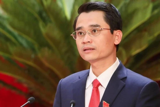 Ông Phạm Văn Thành sinh năm 1978, trình độ chuyên môn Kỹ Sư xây dựng cầu đường, Thạc sỹ Quản lý dự án đầu tư xây dựng. Ảnh: quangninh.gov.vn.