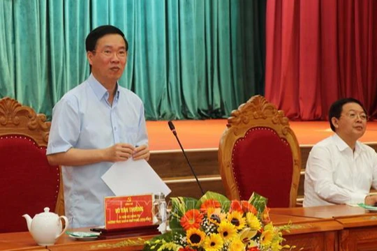 Thường trực Ban Bí thư Võ Văn Thưởng làm việc với Tỉnh ủy Bình Định về kết quả triển khai thực hiện Nghị quyết Đại hội XIII của Đảng và Nghị quyết Đại hội Đảng bộ tỉnh Bình Định lần thứ XX - Ảnh: TTXVN