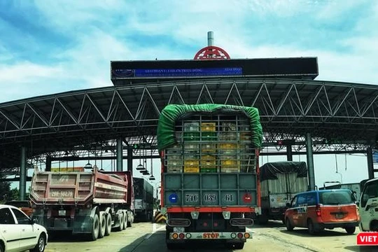 Trạm thu phí Pháp Vân - Cầu Giẽ. Ảnh: Thanh Hiếu.