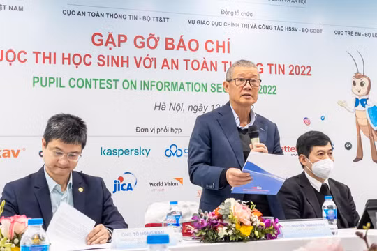 Ông Nguyễn Thành Hưng - Chủ tịch VNISA - thông tin về cuộc thi "Học sinh với An toàn thông tin năm 2022" lần đầu tiên được tổ chức.