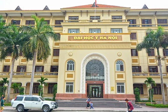 Năm 2021, điểm chuẩn của Trường Đại học Y Hà Nội dao động từ 23,2 đến 28,85 điểm, tùy từng ngành, cao nhất là ngành Y khoa.