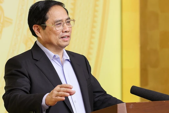 Nhắc lại, đợt bùng phát dịch lần thứ tư bắt đầu vào tháng 4/2021, Thủ tướng nhấn mạnh, tháng 4 năm nay, muốn kiểm soát hiệu quả dịch bệnh, các bộ, ngành, cơ quan, địa phương phải chủ động, tích cực vào cuộc.